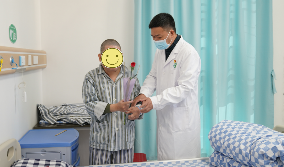 新春送暖，情滿病房